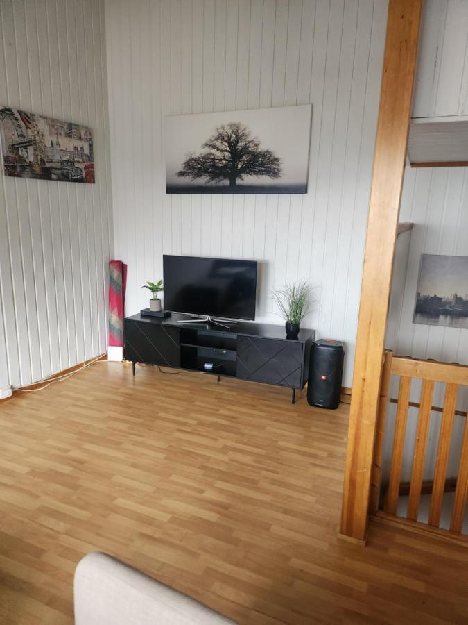 Apartment By The Lakeside Тромсе Екстер'єр фото